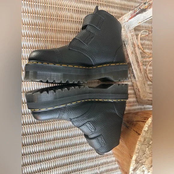 Dr. Martens Devon Flower Buckle Platform Boots – Black | Size 10 grunge goth - Picture 8 of 12